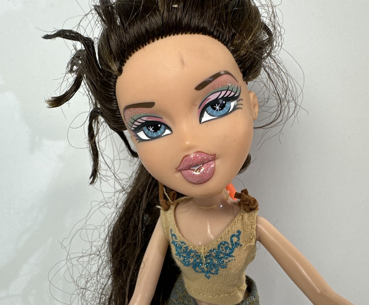 Bratz Vintage 2001 MGA Muñeca Dana Morena Ojos Azules Jeans Tenis