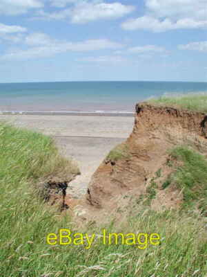 Foto 6x4 Old Hive Holmpton Blick auf den Strand von wo aus der alte Bienenstock Di c2006