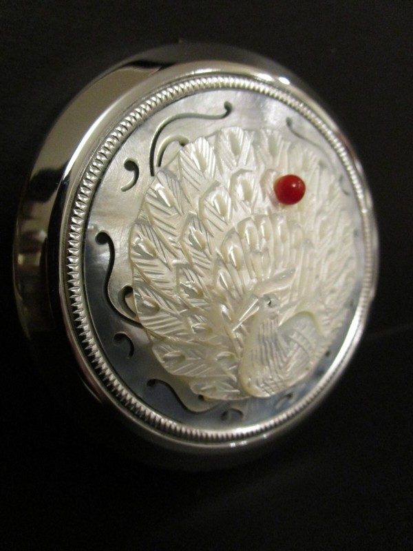 Vtg Madoleya Japan Powder Compact Silver-tone Carved MOP Peacock w Puff & Sifter