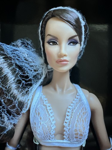 INTEGRITY TOYS FUNDAS CRÍPTICAS IMOGEN LENOX COMO DONNA DRAKE SET DE REGALO NU FACE SIN USAR, EN CAJA ORIGINAL - Imagen 4 de 24