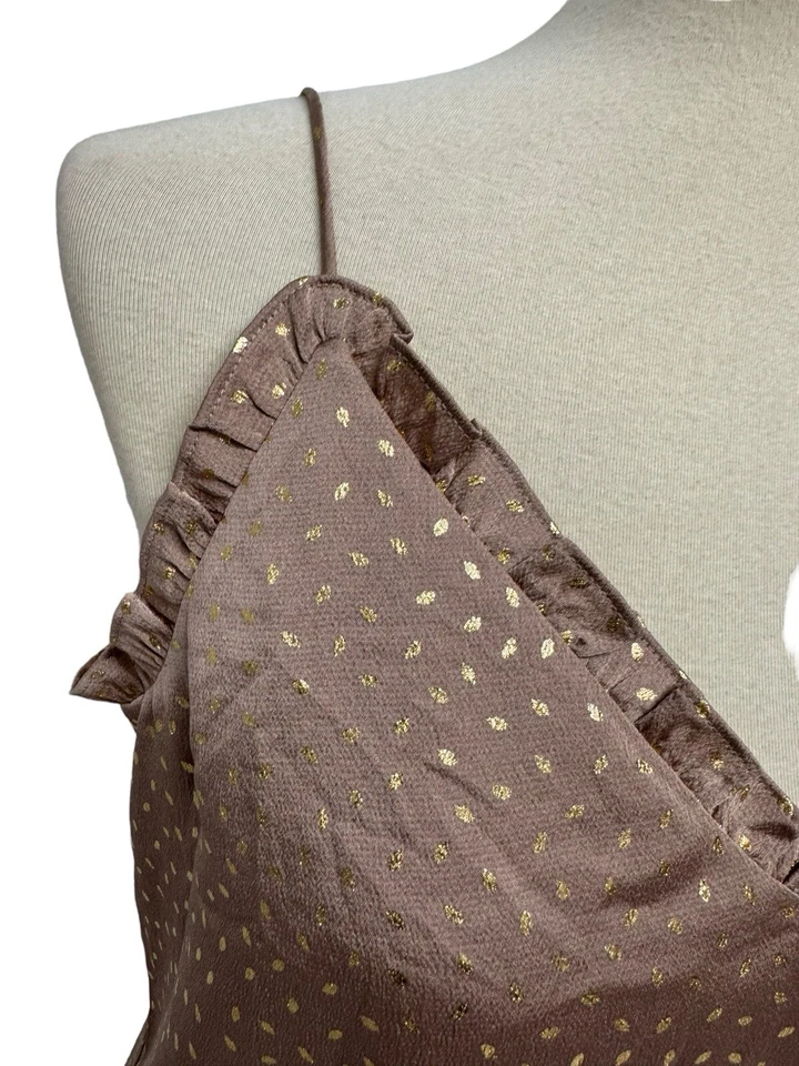 Blusa Express para mujer sin mangas dorada con manchas brillantes cuello en V talla M Foto 4 de 4