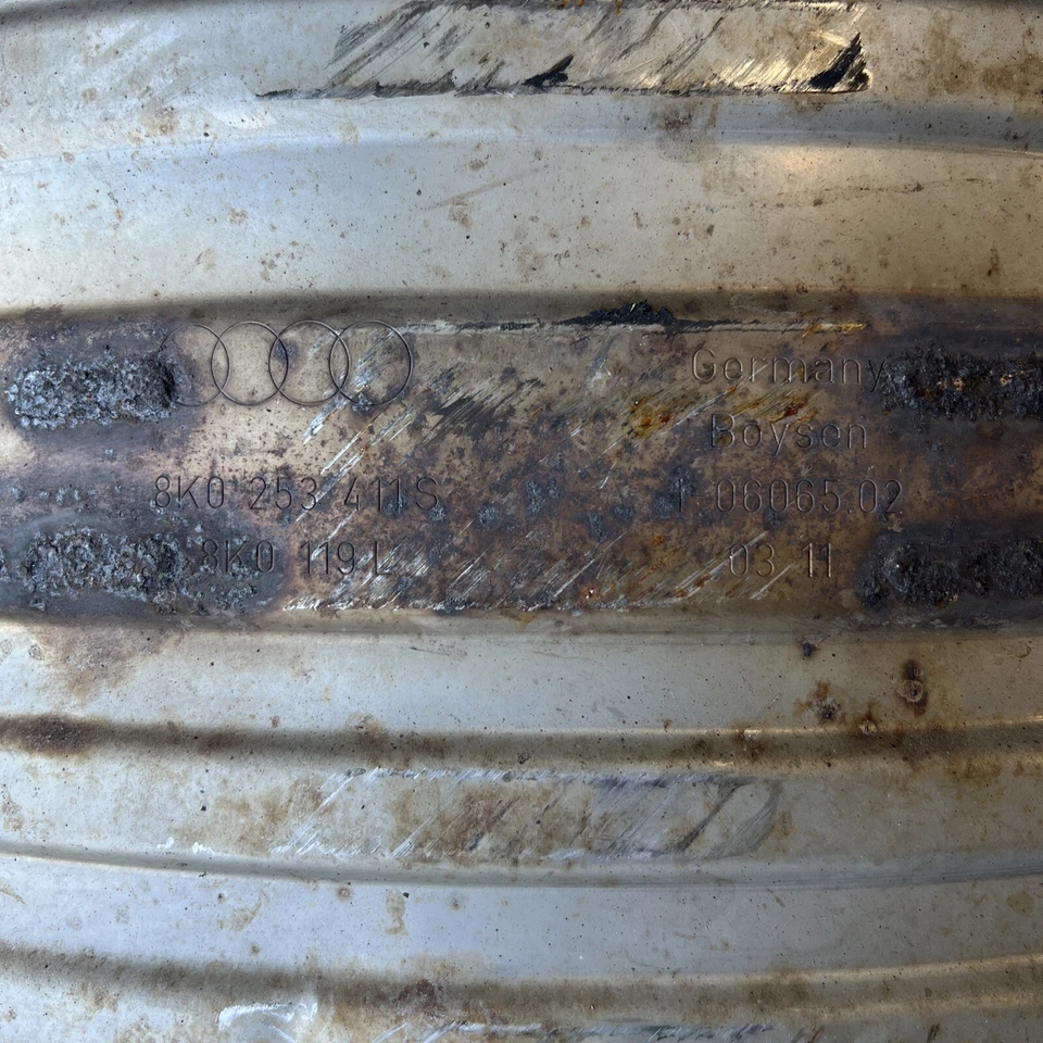 Silenciador de escape trasero izquierdo audi a4 quattro s4 2010 2011 2012 2013 centro Foto 2 de 3