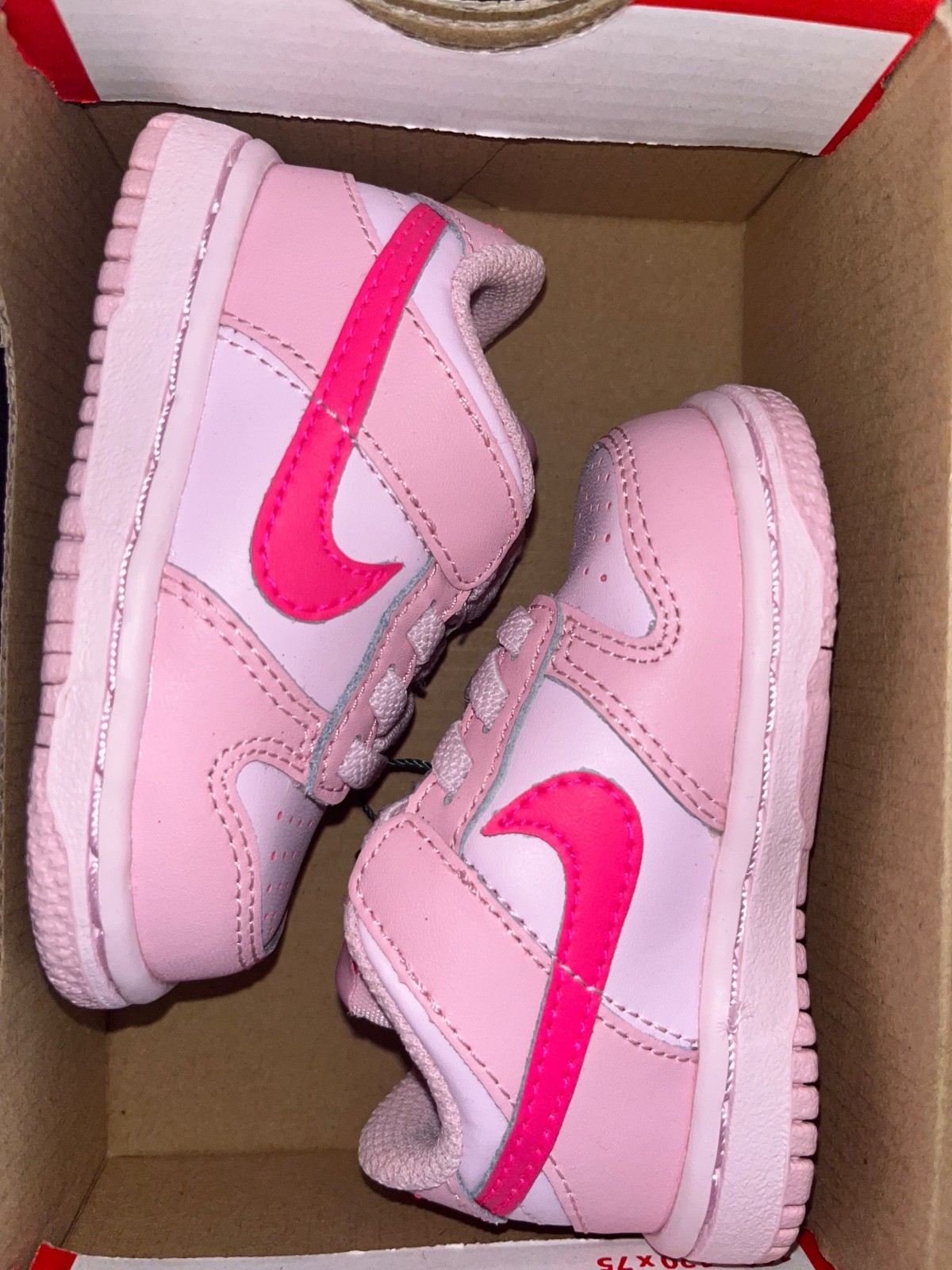 toddler triple pink Nike dunks