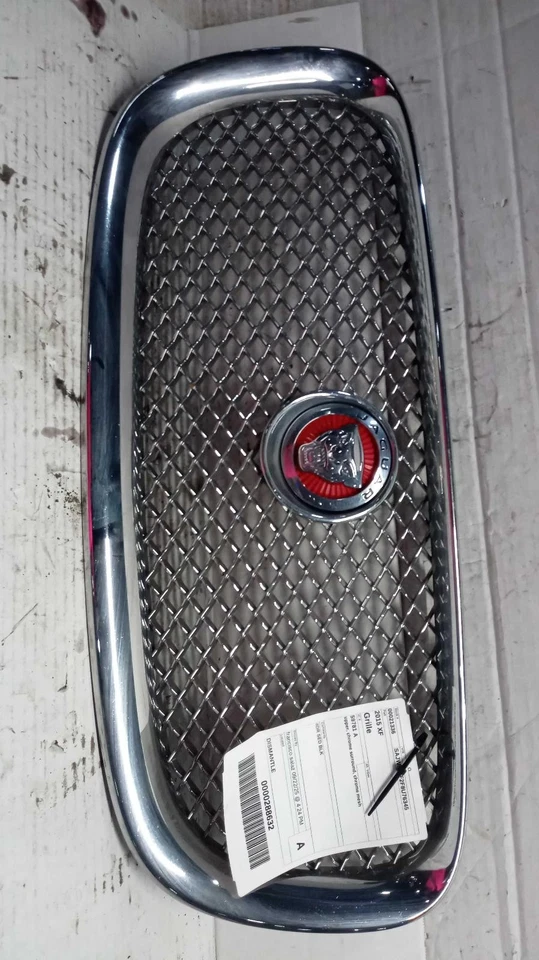 Used Upper Grille fits: 2015 Jaguar Xf upper chrome surround chrome mesh Upper G Foto 2 de 4