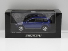 1:43 2002 Volkswagen Toureg (Blue) Minichamps 400 052000