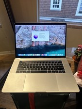 Apple MacBook Pro 15  Touch Bar Intel Core i7 16 GB Silver 2016