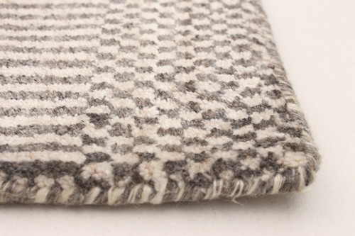 Traditional Hand loomed Carpet 5'2" x 7'8" Area Rug - Picture 5 of 9