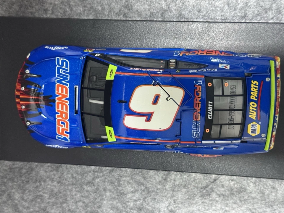 Chase Elliott Action Racing 2018 #9SunEnergy1 azul 1:24 pintura regular fundida a presión Foto 2 de 4