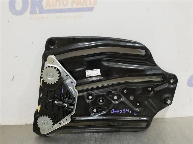 21 2021 BMW M240I QUARTER WINDOW REGULATOR REAR RIGHT PASSENGER - Image 2 of 4