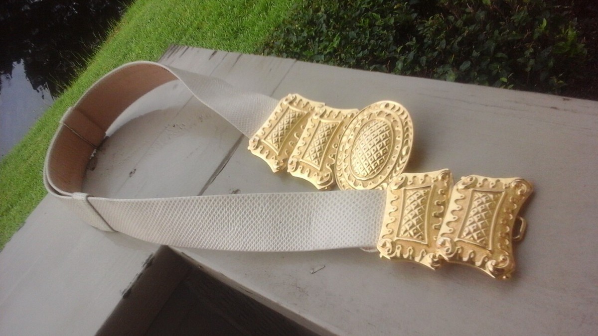 Alexis Kirk Vintage 80s Women Snakeskin & Gold Heavy  display picture 3