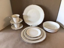 LENOX FINE CHINA 12PC *MOONSPUN* (2) 6 PC PLACE SETTINGS PLATINUM TRIM USA *EUC*