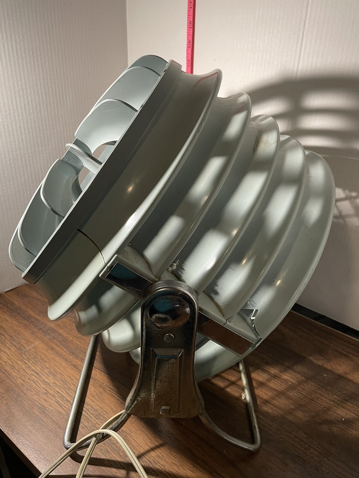 WESTINGHOUSE Vtg 1950s Riviera R2020 Tilt Floor Fan Seafoam Green 2-Speed Works