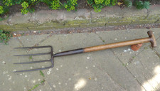 Vintage SPEARWELL Garden Fork, long wooden T Handle. LONG. Digging fork.