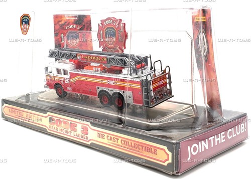 Code 3 FDNY Seagrave Rear Mount Ladder 26 Truck 1999 Limited Edition #13006 - Picture 9 of 10