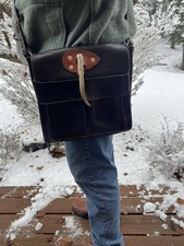 Vintage Mountain Man Possibles Bag/ Messenger Bag Saddle Grade Leather 2 Pockets