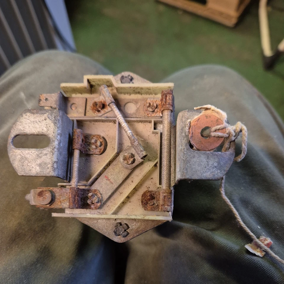 usado REGULADOR DE VOLTAJE DUCELLIER Renault R12 R15 R17 caja de control 12v (1) Foto 2 de 3