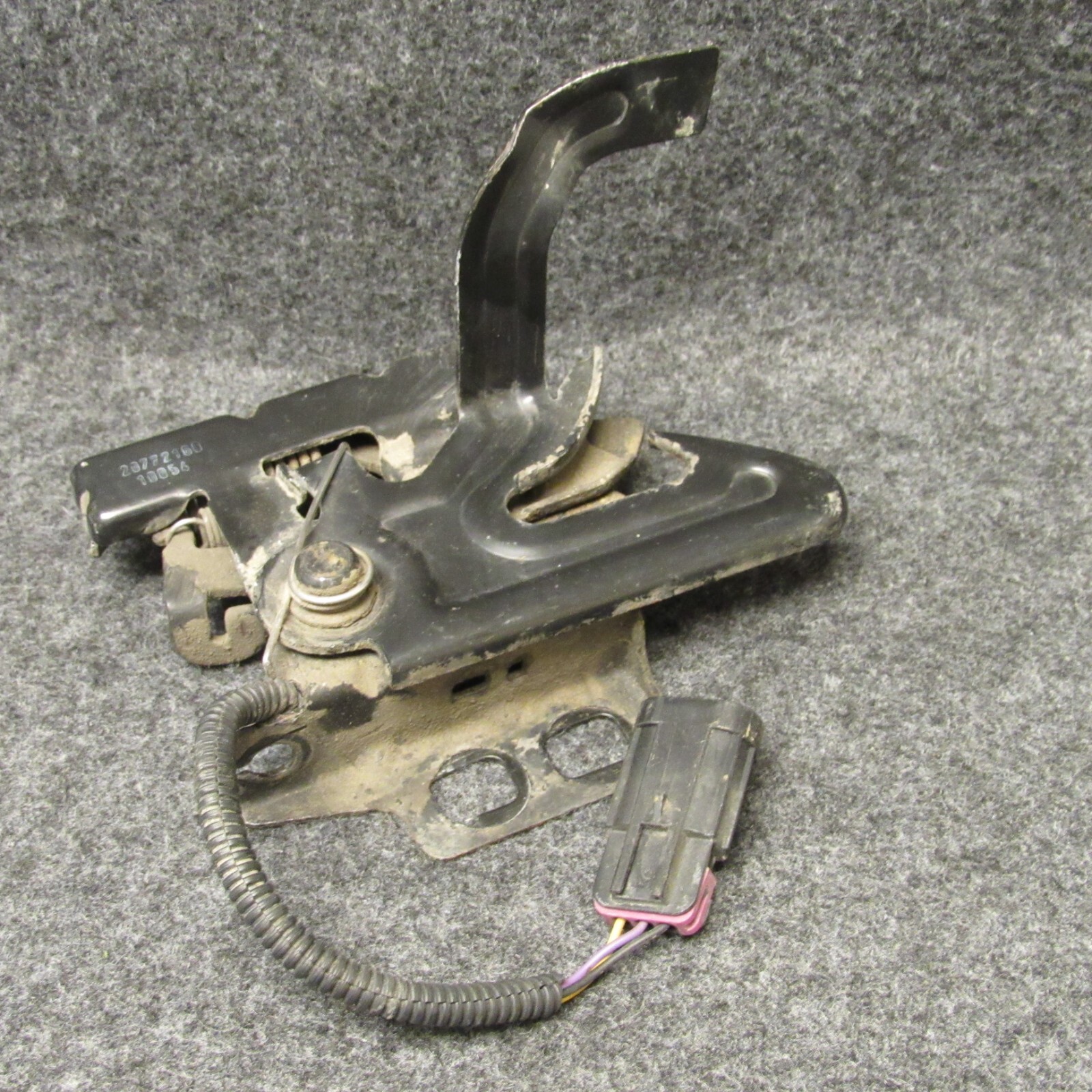 20082012 Chevrolet Chevy Malibu Hood Latch Mechanism 20772160 OEM