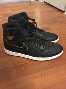 Nike-Air-Jordan-1-Retro-High-OG-Black-Gold-All-Star-2017-LA