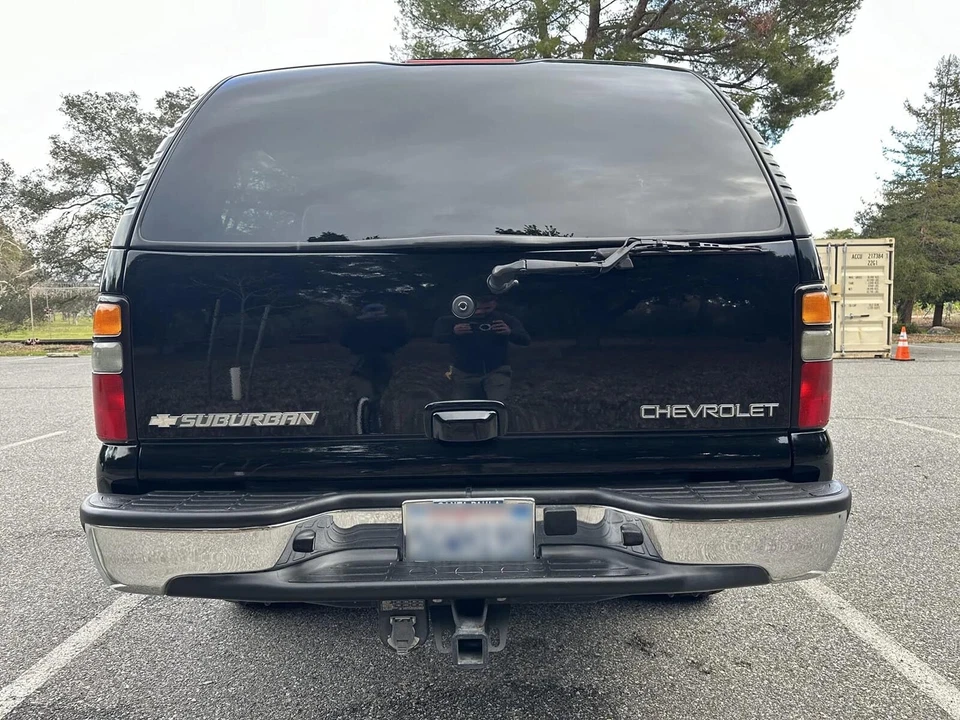 Chrome Rear Bumper Assembly For 2000-2006 Chevrolet Tahoe Suburban 1500 Yukon XL - Image 3 of 4