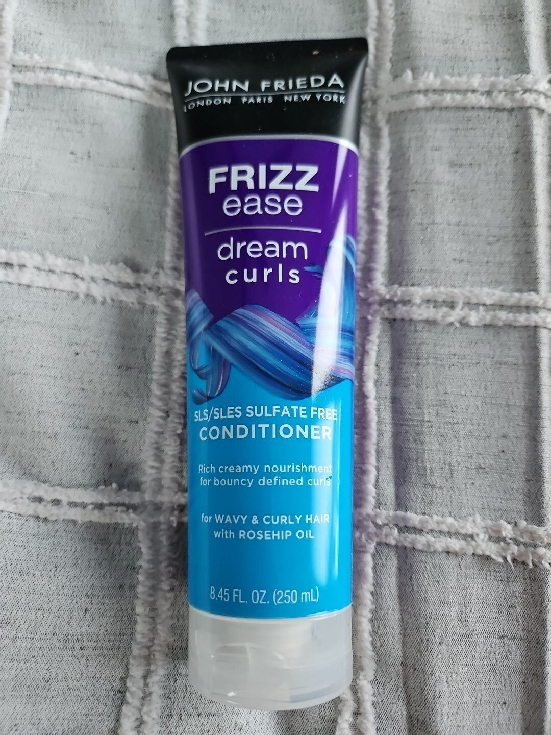 Acondicionador John Frieda Frizz Ease Dream Rils hidrata y define rizado NUEVO
