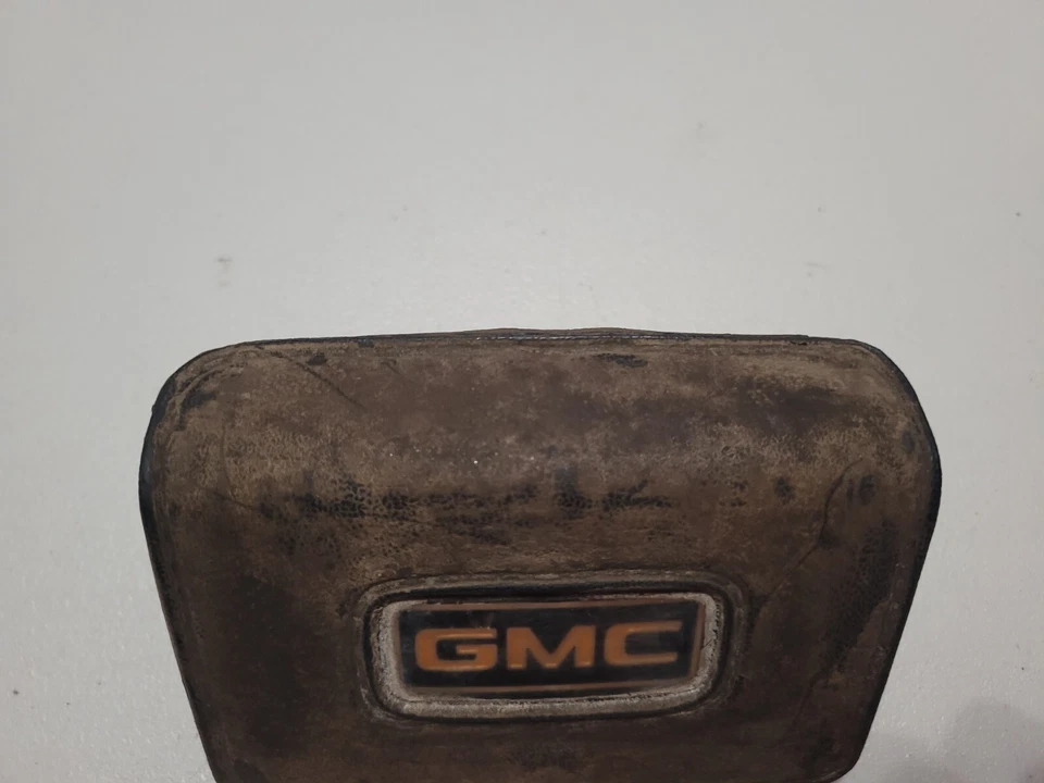 Botón bocina volante GMC 78-89 9761395 Squarebody K5 Jimmy Sierra Suburban Foto 3 de 4