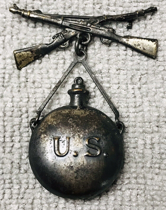 Spanish American War Infantry Rifles with M1878 Canteen Patriotic Sweetheart Pin