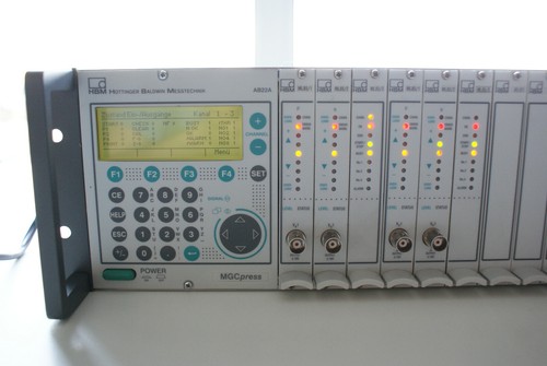 HBM Hottinger Baldwin Messtechnik MGC press with ML85 and AP85 & AB22A MGCplus - Foto 4 di 9