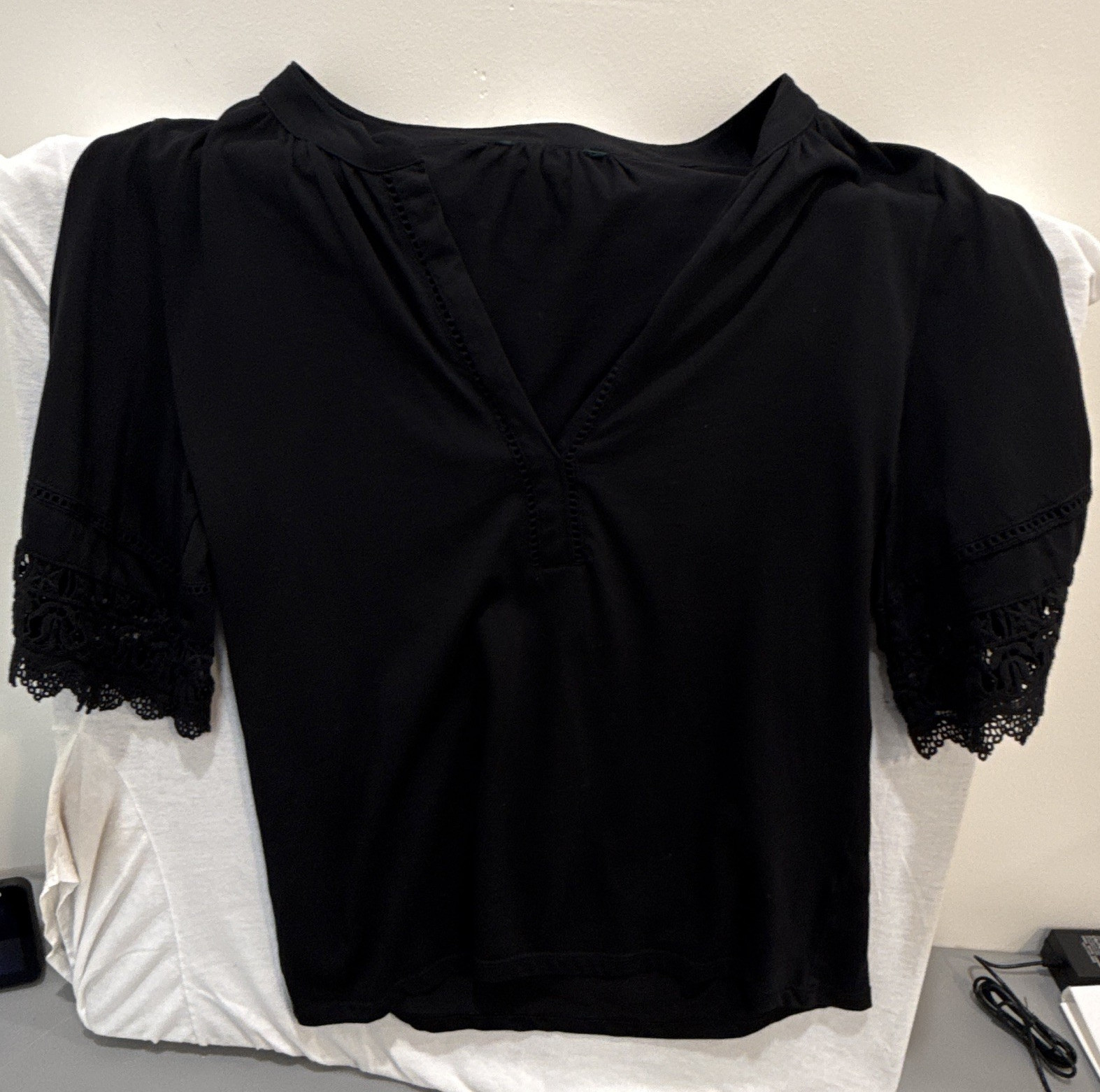 Women's V-Neck Solid Black Pullover Blouse Top Lace Short Sleeve Regular S