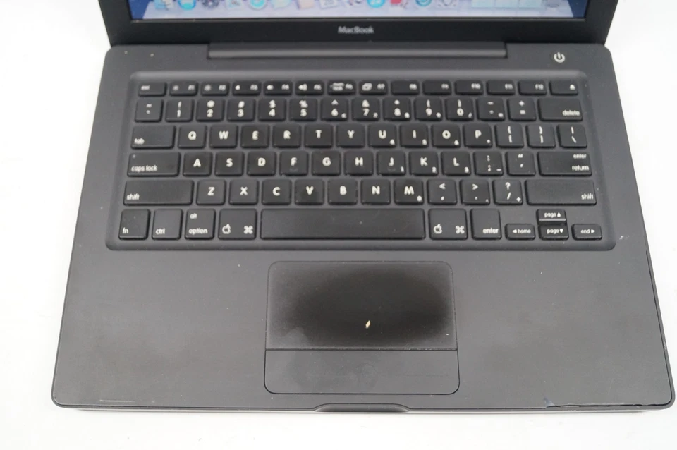 Apple MacBook A1181 Laptop 13.25” 2GHz 1GB Mem Intel Core Duo WORKING C152 - Image 4 of 4