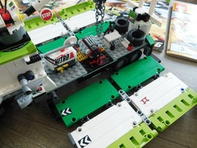 LEGO World Racers Set 8864 Desert of Destruction - 99% Complete - No Box