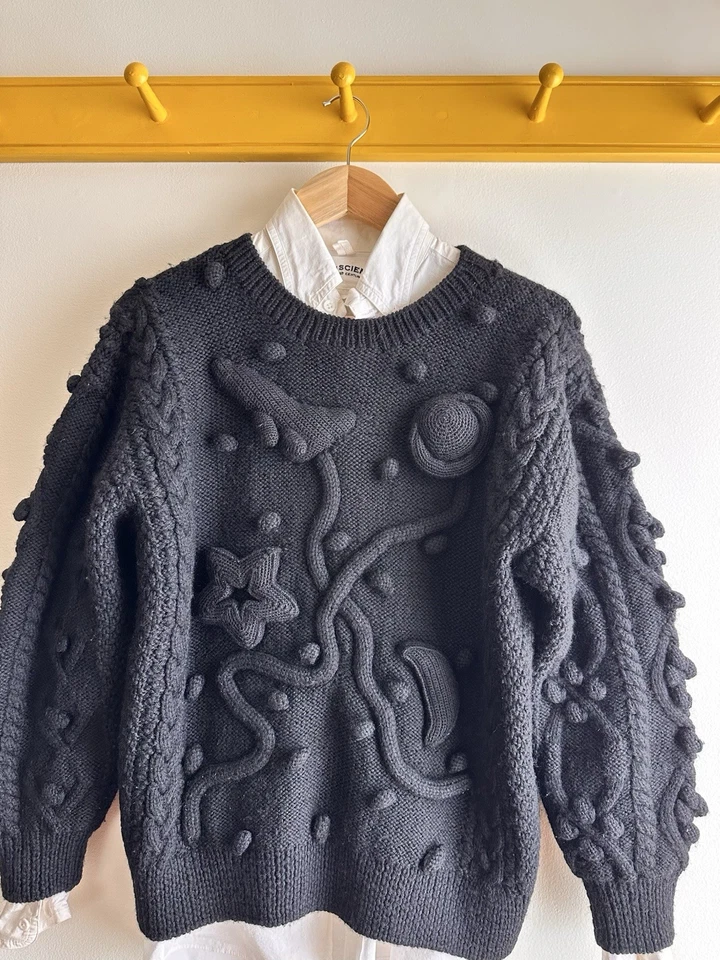 ISSEY MIYAKE I.S. Suéter deportivo vintage estrellas, luna, planeta 3D palomitas de maíz cuello redondo Foto 4 de 4