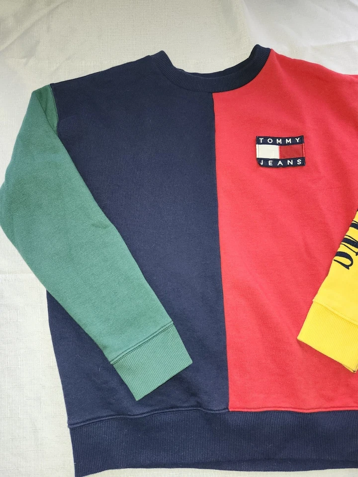 Moletom Vintage Tommy Hilfiger Anos 90 Colorblock Bordado Tamanho Grande Tamanho XS - Imagem 4 de 4