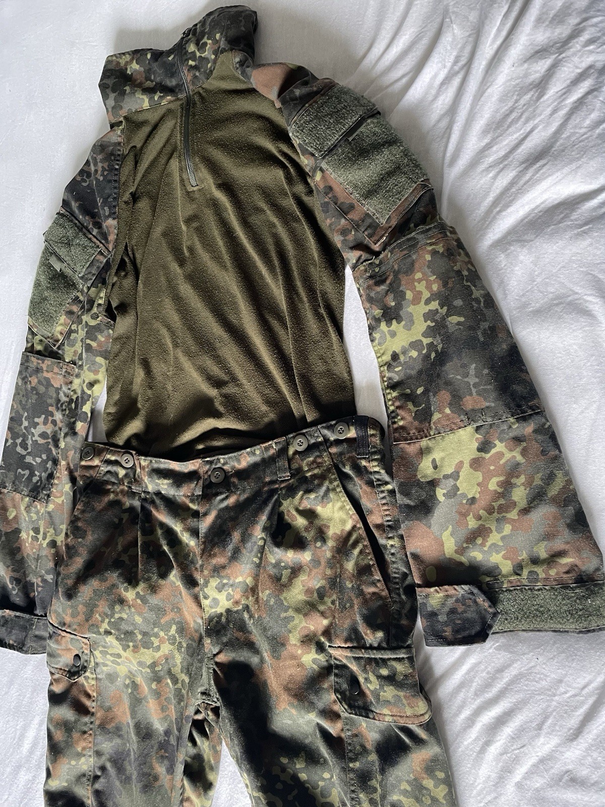 Invader Gear Combat Set, Combatshirt (L) + Combat Pants (Gr.9) & Regenanzug