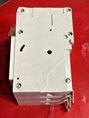 Siemens NGB3B125 Interruttore 3 Poli 480V 125 Amp 25K @ 480, 100k @ 240, Usato - Foto 6 di 7