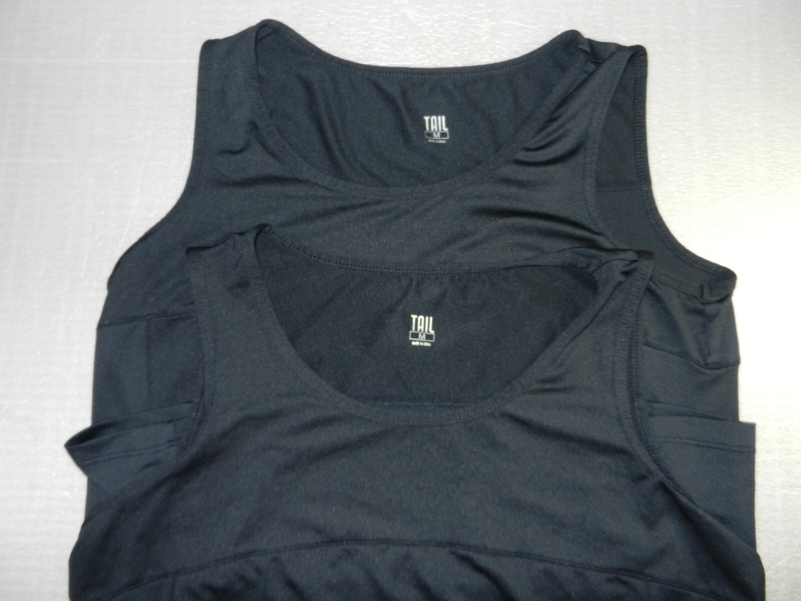 2 Lot Tail Size Medium Women's Basic Pro Tank Cla… - image 3