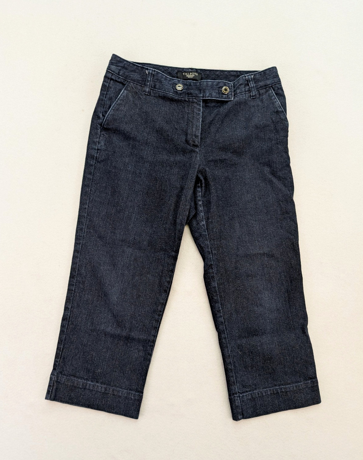 Size 8p Dark Wash Cropped