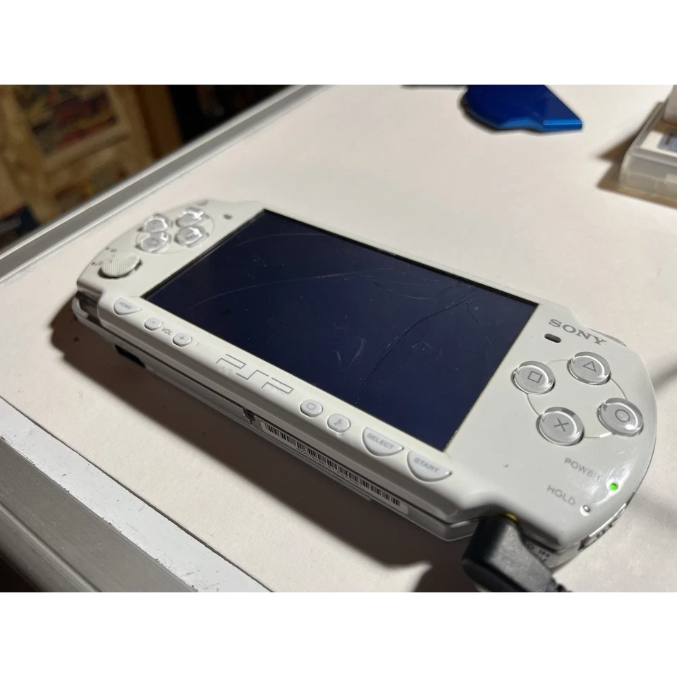 SONY PSP-2001 Star Wars DARTH VADER EDITION AS IS Defective Bad Screen - Image 4 of 4