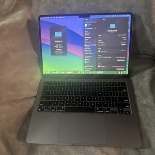 MacBook Air M2 13 Inch Laptop Space Gray 16gb Memory