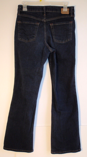 Levis Strauss Signature Blue Jeans Misses 8 Short Mid-Rise Bootcut 98% Cotton - Picture 2 of 14