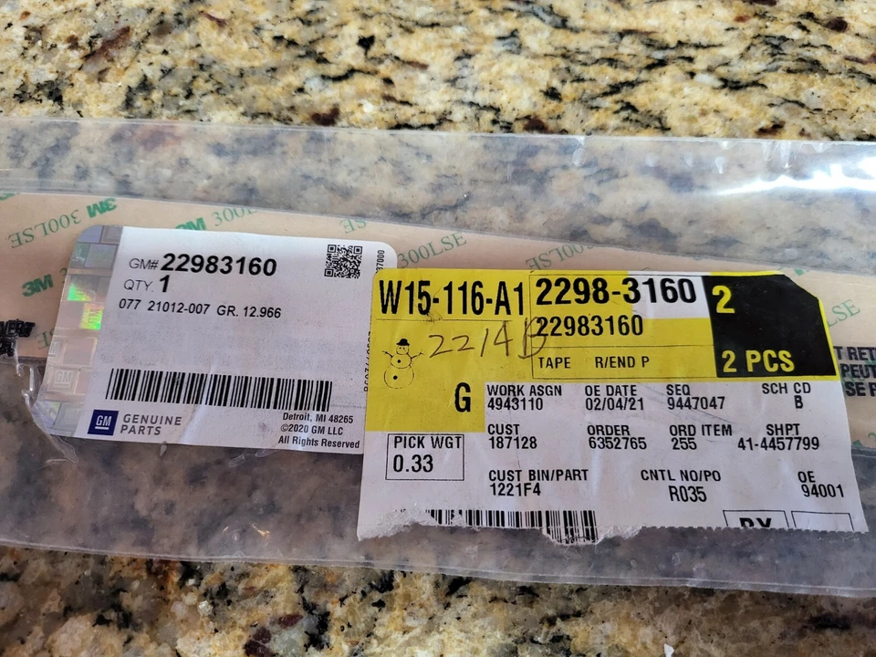 Nuevo GM OEM 2014-2023 Cinta Protectora Exterior Parte Trasera de Cabina Silverado 22983160 Foto 2 de 4