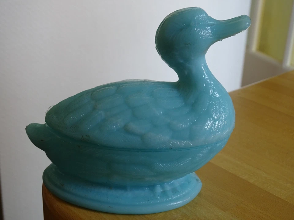 VALLERYSTHAL ANCIENNE BOITE BONBONNIERE CANARD OPALINE BLEU - Photo 2/4