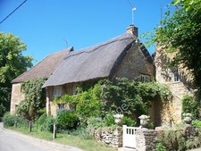 Photo 6x4 Kingham Cottage This attractive cottage is in West End, Kingham c2010