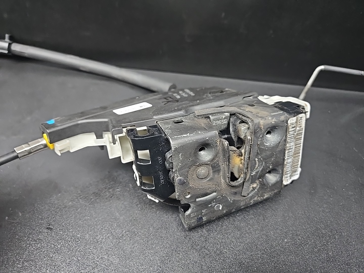 2014-2019 MASERATI GHIBLI S RIGHT PASSENGER FRONT EXTERIOR DOOR HANDLE LOCK OEM.