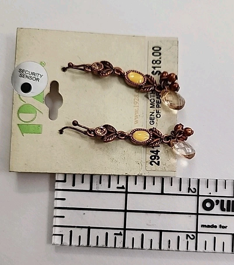 Pendientes de madreperla amarillos vintage de 1928 con detalles de diamantes de imitación nuevos en caja Foto 4 de 4