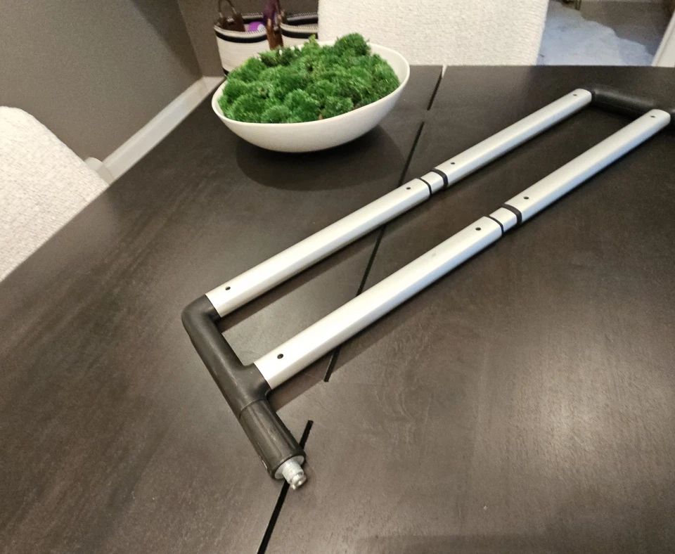 2017-24 Cadillac XT5 e 2010-16 SRX divisória traseira rack ajustável fabricante de equipamento original - Imagem 3 de 4