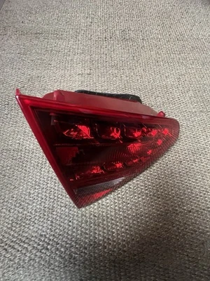 Feux led arrière gauche Audi A5 coupé Phase 1 8T0945093A - Photo 1/4