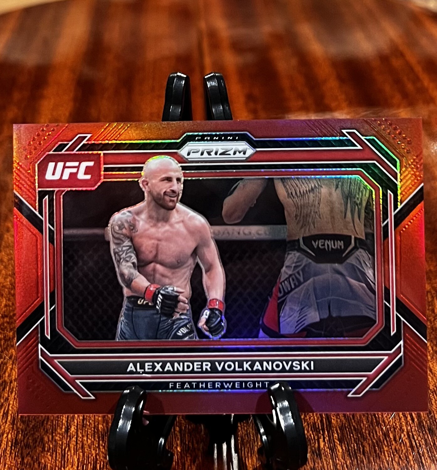 2023 Prizm UFC Red Holo Prizm /199 #36 Alexander Volkanovski