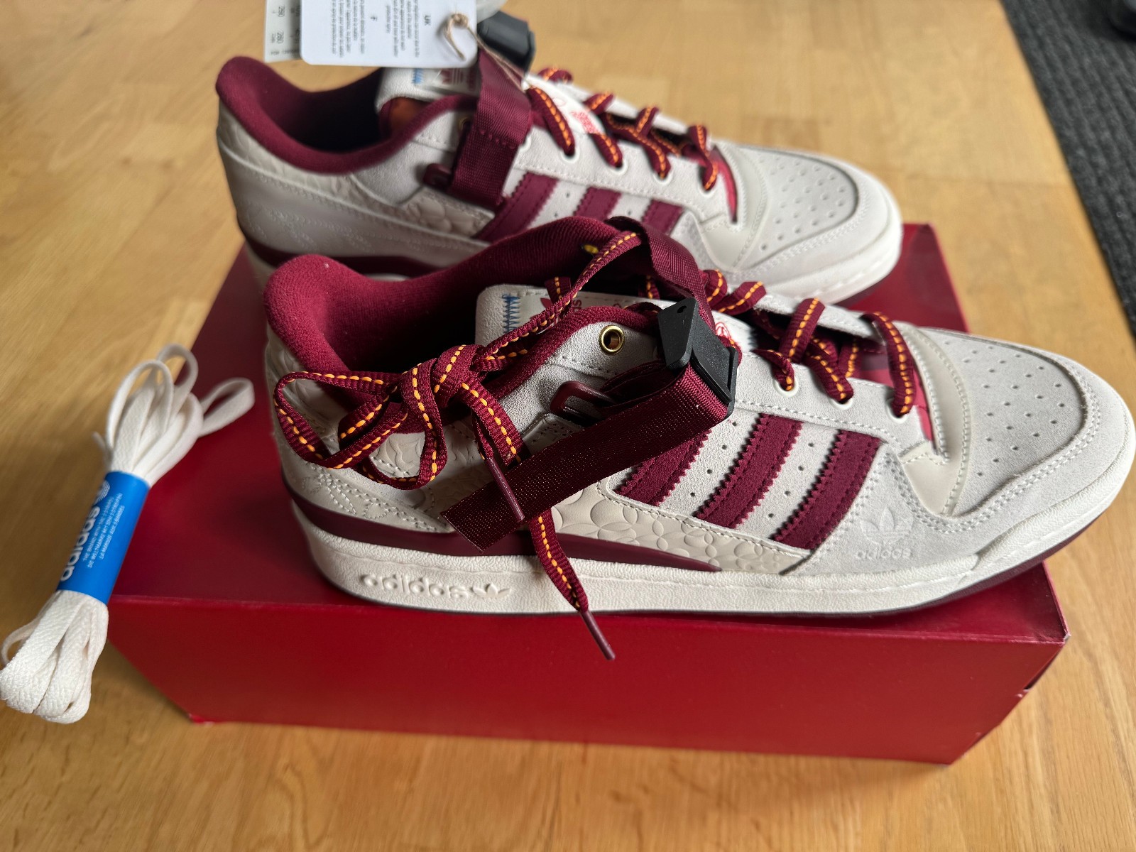 Adidas Forum Low Chalk Burgundy GX8866 Lunar New Year US Size 11 thumbnail 2
