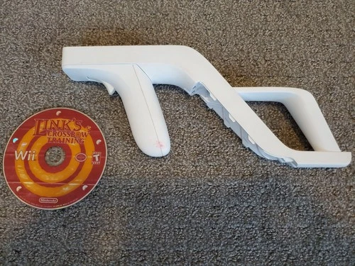 Link's Crossbow Training Nintendo Wii Zelda Game Complete With Wii Zapper Gun