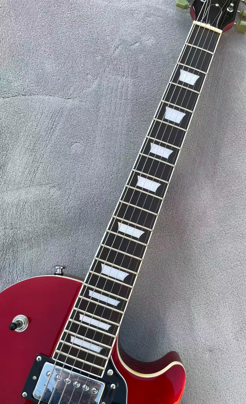 Modern 6 Strings Electric Guitar Bone Nut Glossy Metal Red Finished Solid Body